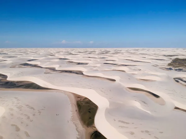Drone görünüm Lencois Maranhenses, Maranhao, Brezilya