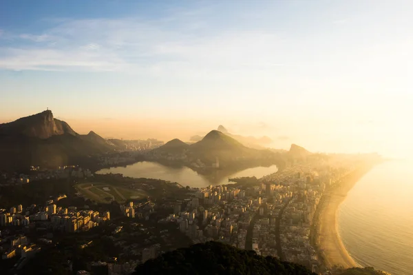 Sunrise üst kısmında ipe Irmaos dağ, Rio de Janeiro — Stok fotoğraf