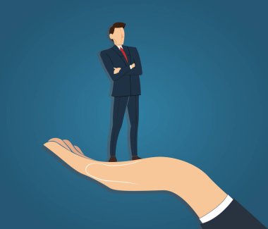 Çapraz kollarında büyük el ile ayakta başarılı iş adamı