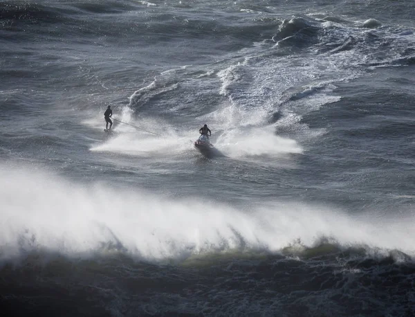 Surf Big Waves North Beach Nazare Portugal — Fotografia de Stock