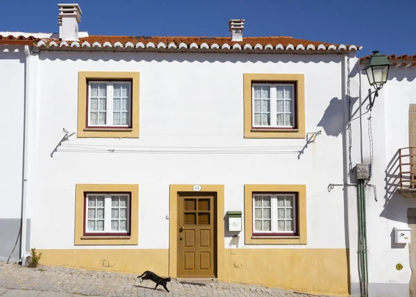 10 Ekim 2019, Almeida sokaklarından güzel detaylar Beira Alta, Guarda, Portekiz 'de ünlü bir tarihi köy..