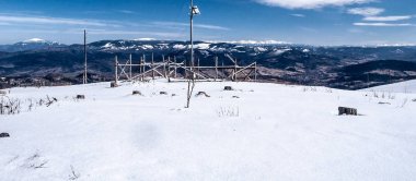 Barania Gora Hill Kış Polonya Silesian Beskids dağlarında görüntülemek