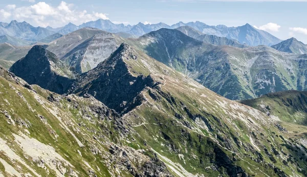 Tatra-Bergpanorama vom Gipfel Banikov in der westlichen Tatra in der Slowakei — Stockfoto