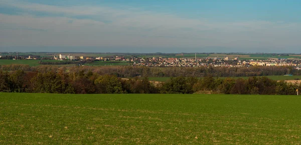 Opava πόλη με αγροτικό τοπίο γύρω στην Τσεχική Δημοκρατία — Φωτογραφία Αρχείου