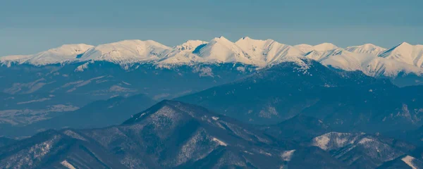 Zapadne Tatry and nearest and lowest Velka Fatra mountains in Slovakia — 图库照片