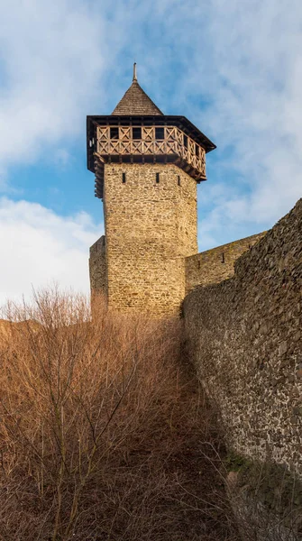 Helfstyn castelo muralha com torre na República Checa — Fotografia de Stock