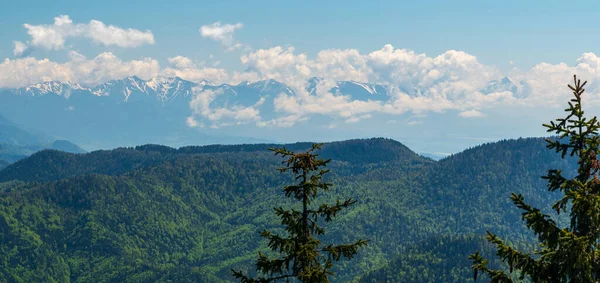 Colinas Velka Fatra Montañas Tatra Parcialmente Cubiertas Nieve Fondo Colina —  Fotos de Stock