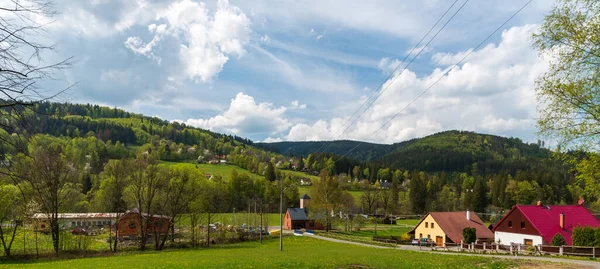 Krasná Obec Rozptýlenou Osadou Kopci Moravskoslezských Beskyd České Republice Během — Stock fotografie