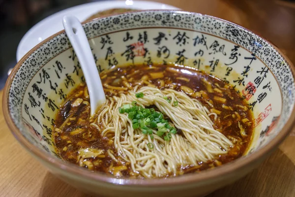 Tipo chinês macarrão lamian szechuan — Fotografia de Stock