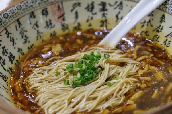 Tipo chinês macarrão lamian szechuan — Fotografia de Stock