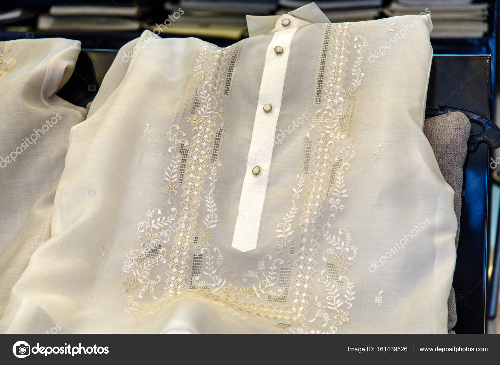 dress in tagalog