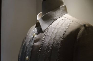  resmi gömlek ve ulusal barong tagalog