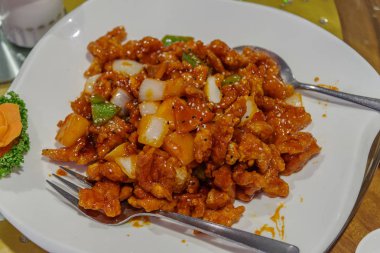 Tatlı ve Ekşi Domuz