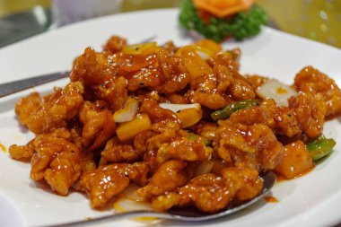 Tatlı ve Ekşi Domuz