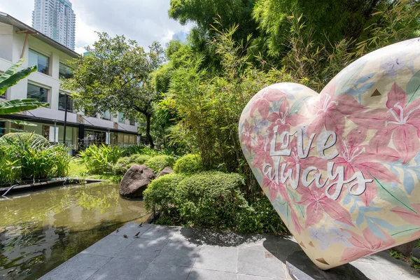 Eylül 10, 2017 Bahçe Greenbelt Park, Makati, Filipinler