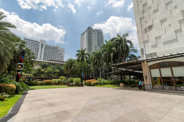 Eylül 10, 5, Makati, Philip Greenbelt girişinde 2017