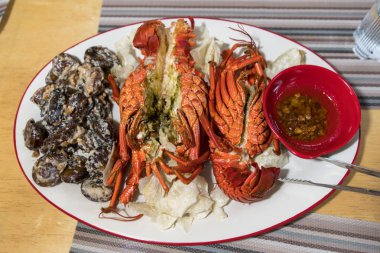 içinde Batanes buğulanmış ıstakoz