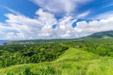 Hill, Basco, Batanes bulutlu gökyüzü görünümü