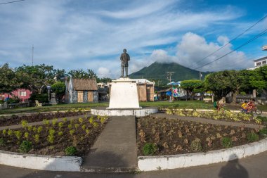 Ali Rıza heykel Basco Plaza, Batanes 