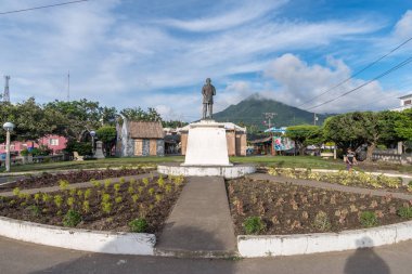 Ali Rıza heykel Basco Plaza, Batanes 