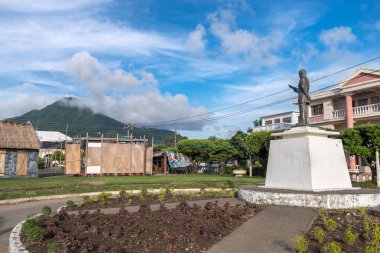 Ali Rıza heykel Basco Plaza, Batanes 