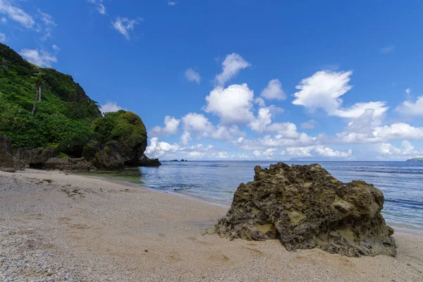 美丽的白色沙滩，在伊万娜 · 岛、 巴坦群岛 — 图库照片
