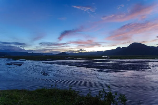 Mt.Pinatubo içinde güzel gün batımı