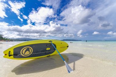 Kasım 19,2017 raket tahtaya beyaz plaj Boracay