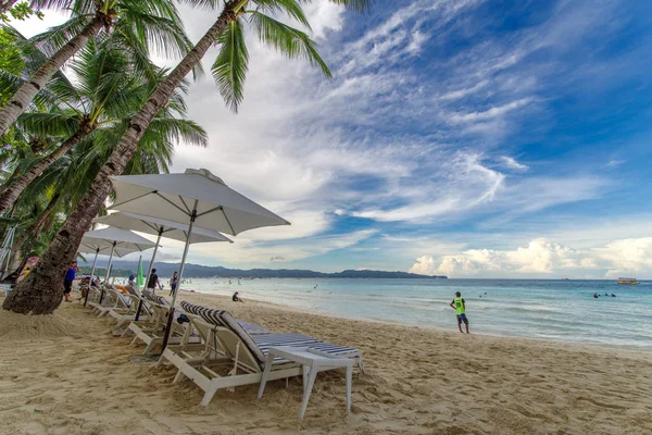 November 18,2017 turisztikai séta a gyönyörű Boracay, fehér strand — Stock Fotó