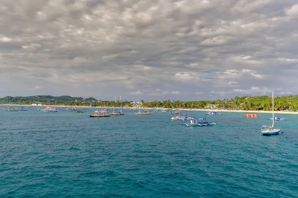 Nov 18, 2017 boracay vista sulla spiaggia da Yacht, Boracay — Foto Stock