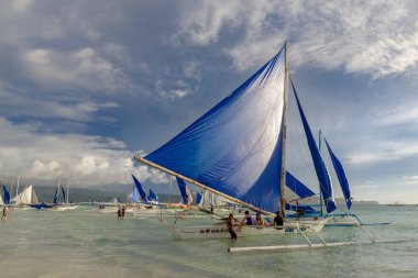 Kasım 16,2017 yelkenli tekne bekleyen turistik Boracay beyaz Beach,