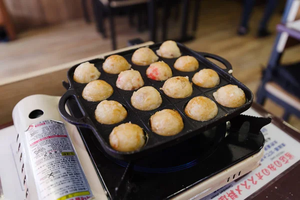 Berühmte japanische Streetfood-Krake takoyaki — Stockfoto