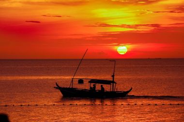 batangas içinde güzel tropikal gün batımı