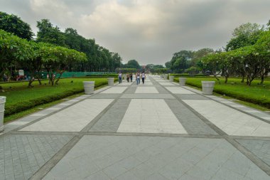 Jan 21,2018 turist Fort Santiago Bahçe, Intramuros, Manila ile yürüyüş
