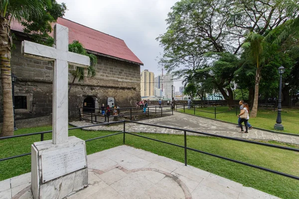 Jan 21,2018 turist Fort Santiago, Intramuros, Manila ile yürüyüş — Stok fotoğraf