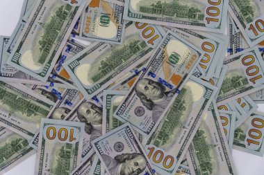 bize 100 dolar para yığını