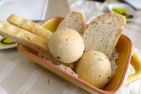 Pane italiano in tavola — Foto Stock
