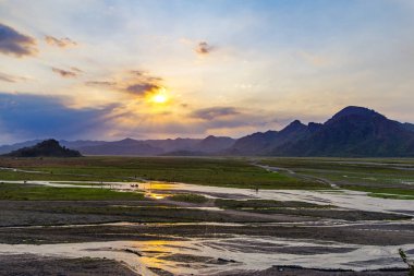 Capas, Mt Pinatubo, güzel gün batımı