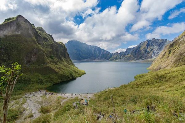 Bellissimo paesaggio a Pinatubo Mountain Crater Lake — Foto Stock