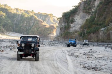Şubat bir Pinatubo 18,2018 turist bir dört tekerlekli sürücü araba, Capas Tur