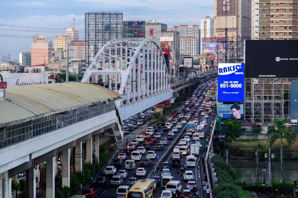 Mar 9,2018 hora de ponta na Avenida Epifanio de los Santos (EDSA) em Manila — Fotografia de Stock