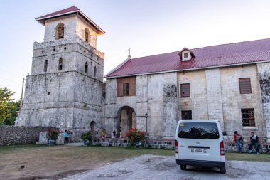 Hatıra fotoğraf çekmek Baclayon kilise, turist Bohol Adası, Filipinler. 23 Nisan 2018
