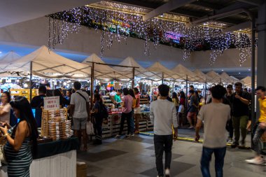Manila, Filipinler 'deki Dünya AVM' sinde Noel süslemeleri, 3 Kasım 2019