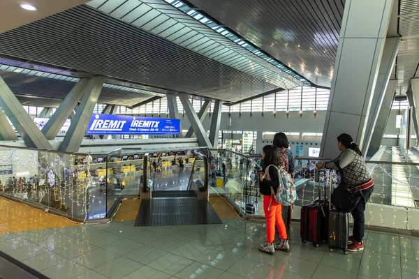 Manila International Airport Terminal 3 avgångshallen landskap, Manila, Filippinerna, Dec 10, 2019 — Stockfoto