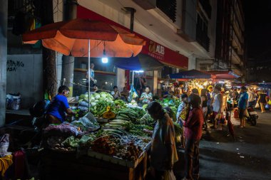 Manila Geleneksel Pazar Gecesi Sahnesi, Manila, Filipinler, 18 Ocak 2020