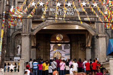 Viva sto nino manila festivaline katılan insanlar, Manila, Filipinler, 18 Ocak 2020