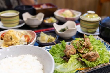Filipinler 'deki Japon restoranında kızarmış tavuk.