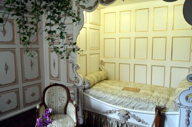 Beyaz Chamber(room) yatak tenteli.