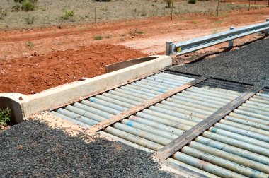 Mudflats ve gübre yolda 