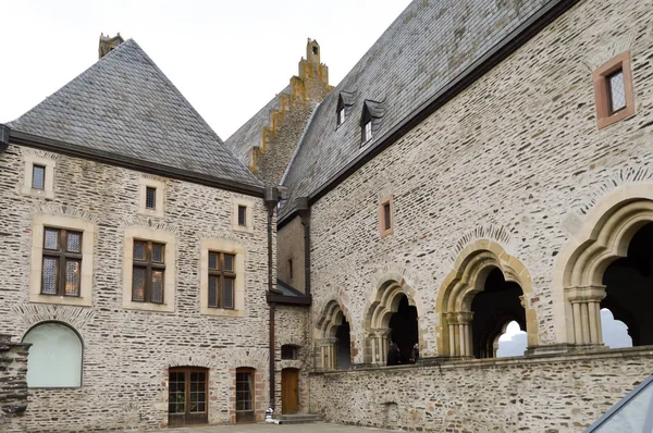 Patio interior del castillo de Vianden — Foto de Stock